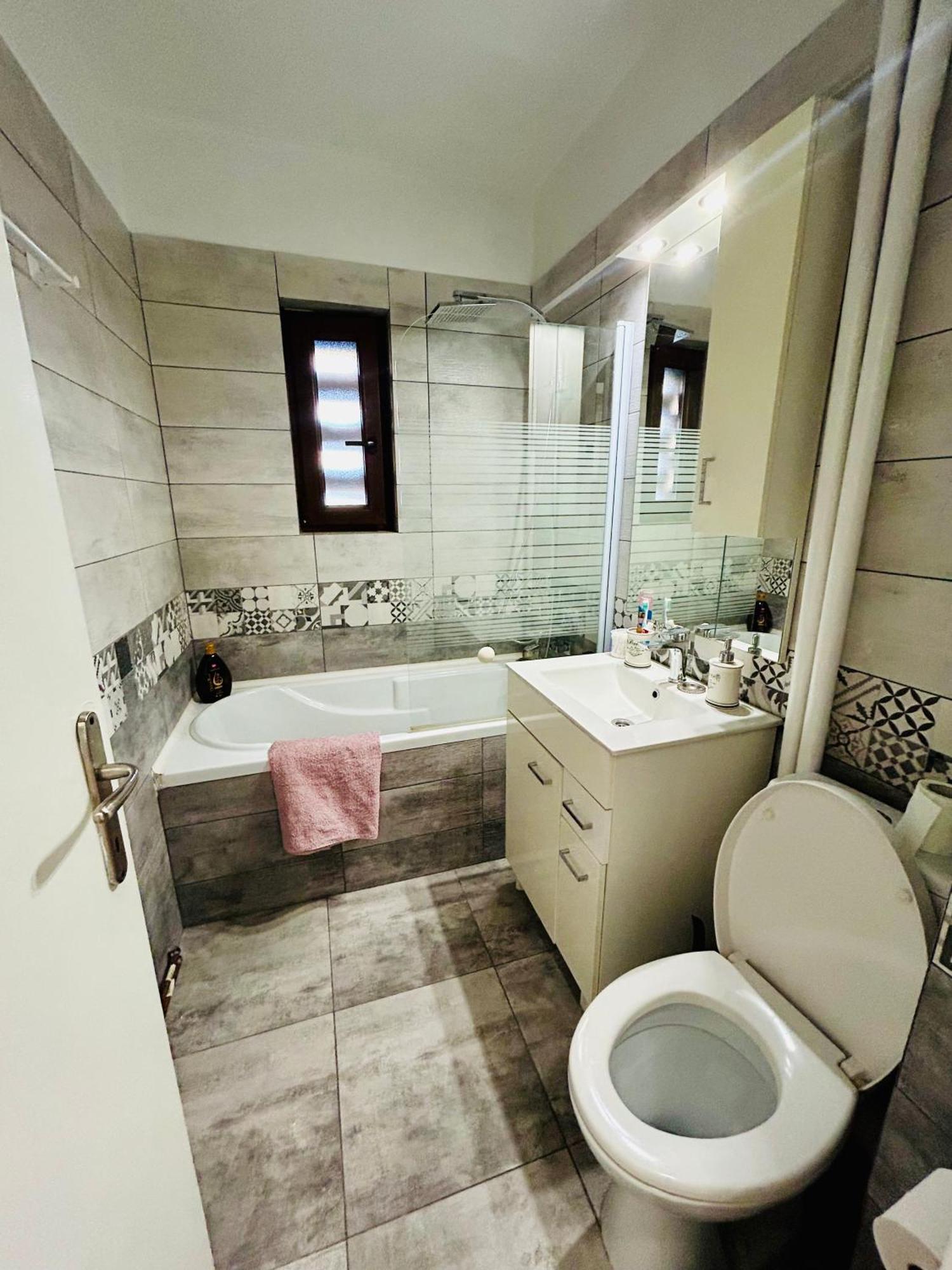 Snug Apartament ยาช ภายนอก รูปภาพ