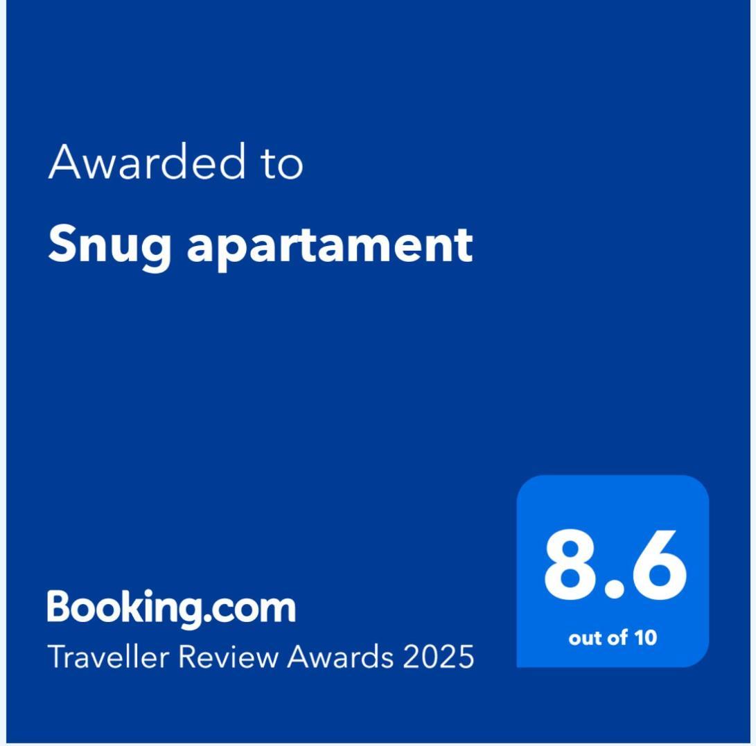 Snug Apartament ยาช ภายนอก รูปภาพ